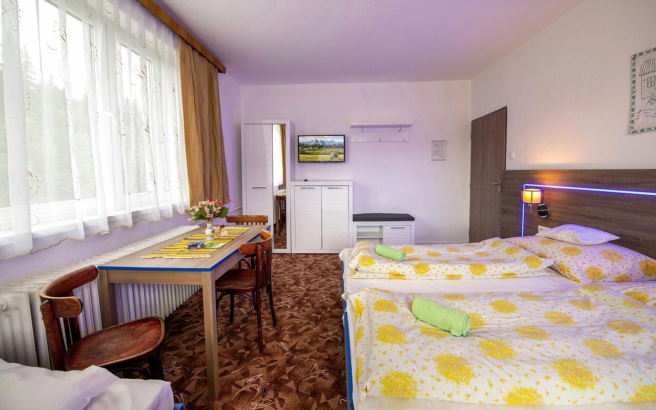 Guesthouse Cyprian ชเดียร์ ภายนอก รูปภาพ