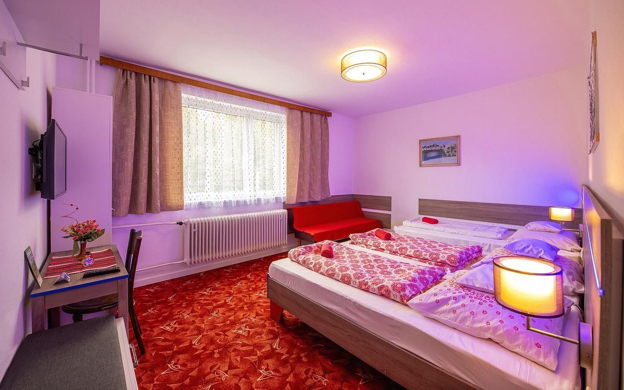 Guesthouse Cyprian ชเดียร์ ภายนอก รูปภาพ
