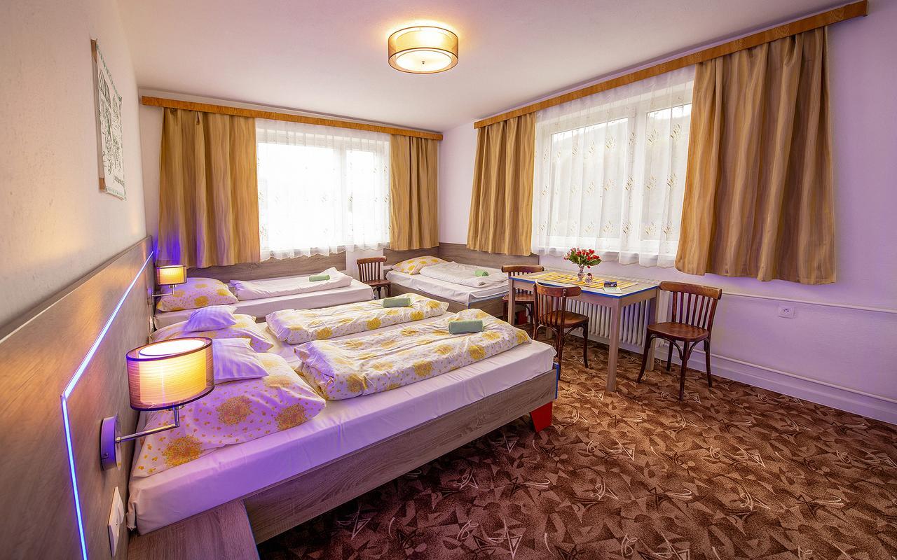 Guesthouse Cyprian ชเดียร์ ภายนอก รูปภาพ