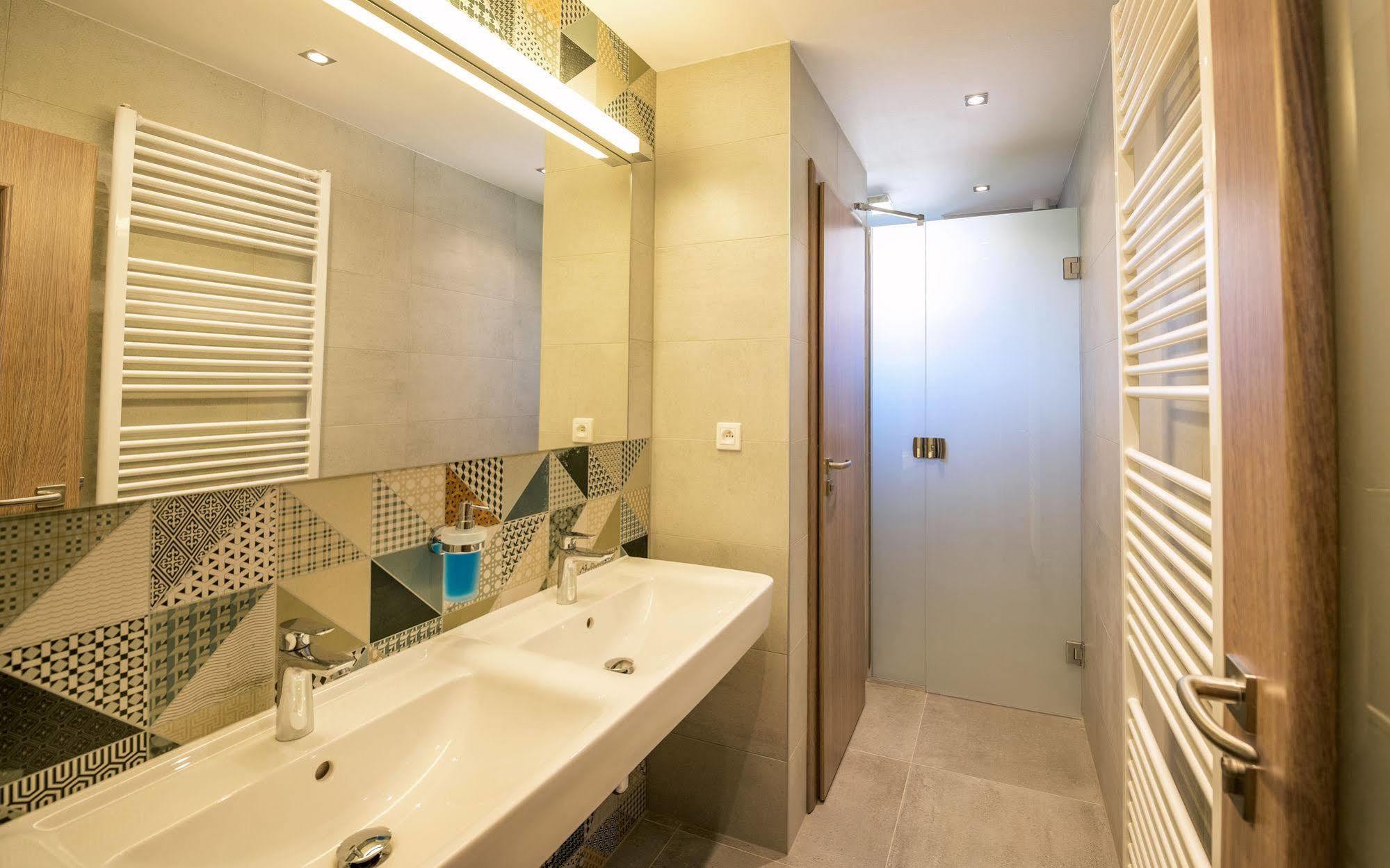 Guesthouse Cyprian ชเดียร์ ภายนอก รูปภาพ
